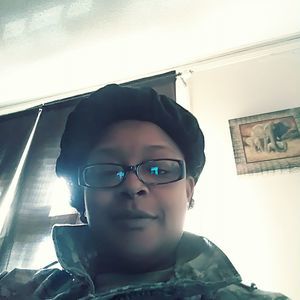 Meet your Posher, Charline